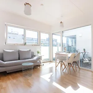 Helles, Neues Dg Mit Blick Zum Donauturm Apartment Wien