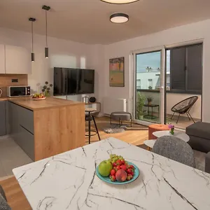 Family & Friends Pula With Free Parking Apartment